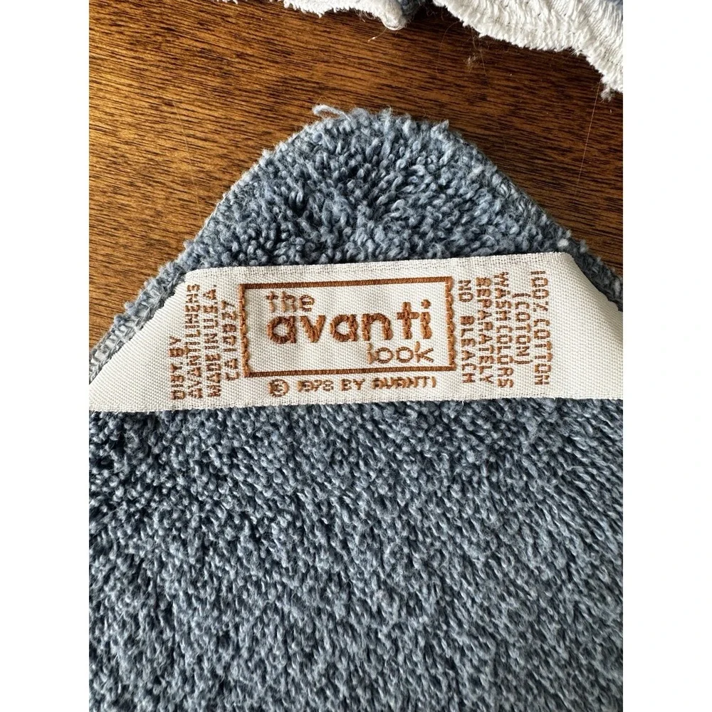 Avanti vintage towel